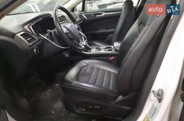 Седан Ford Fusion 2017 в 