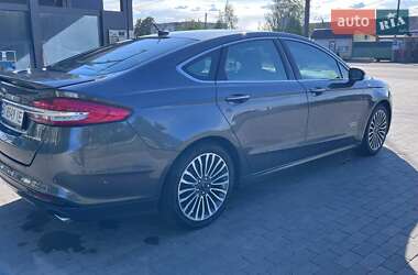 Седан Ford Fusion 2017 в 