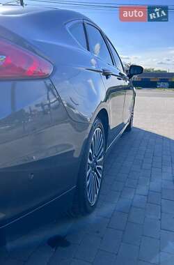 Седан Ford Fusion 2017 в 