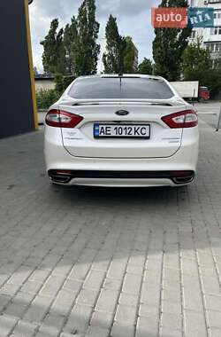 Седан Ford Fusion 2012 в 