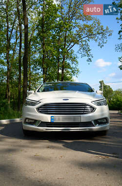 Седан Ford Fusion 2016 в 