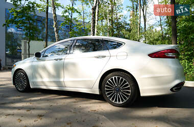 Седан Ford Fusion 2016 в 