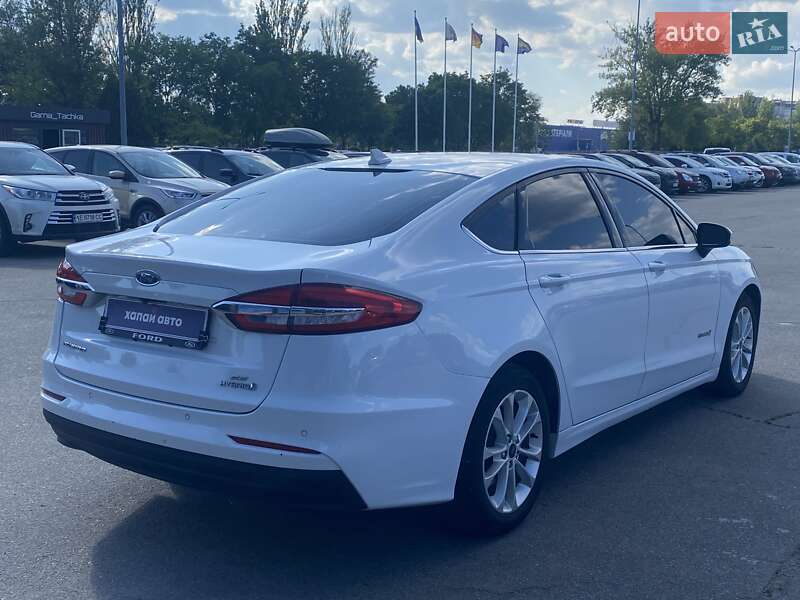 Седан Ford Fusion 2019 в Днепре
