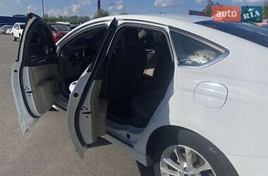 Седан Ford Fusion 2019 в 