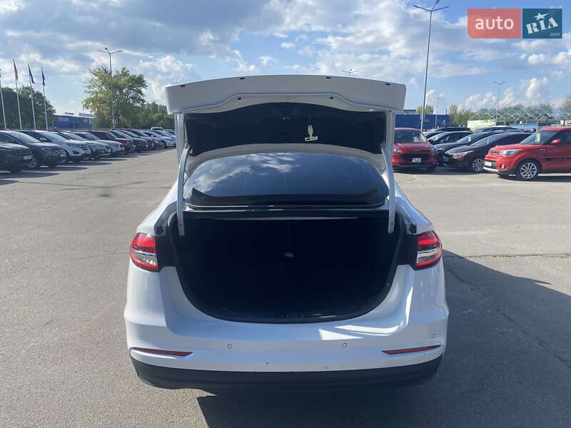 Седан Ford Fusion 2019 в Днепре