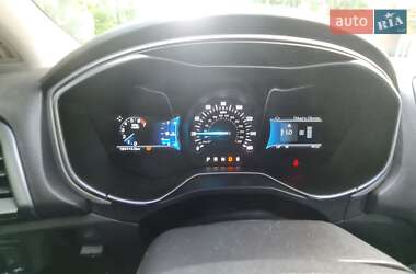 Седан Ford Fusion 2015 в 