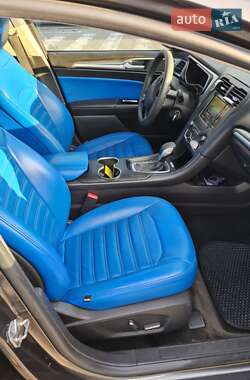 Седан Ford Fusion 2015 в 