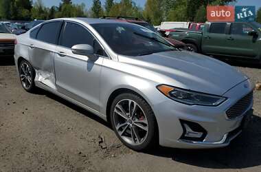 Седан Ford Fusion 2019 в 