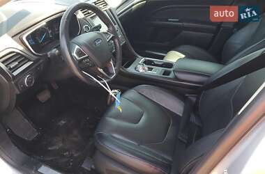 Седан Ford Fusion 2019 в 