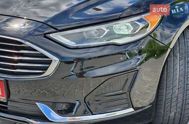 Седан Ford Fusion 2018 в 
