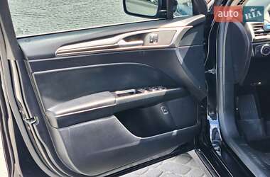 Седан Ford Fusion 2018 в 