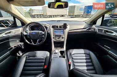 Седан Ford Fusion 2018 в 