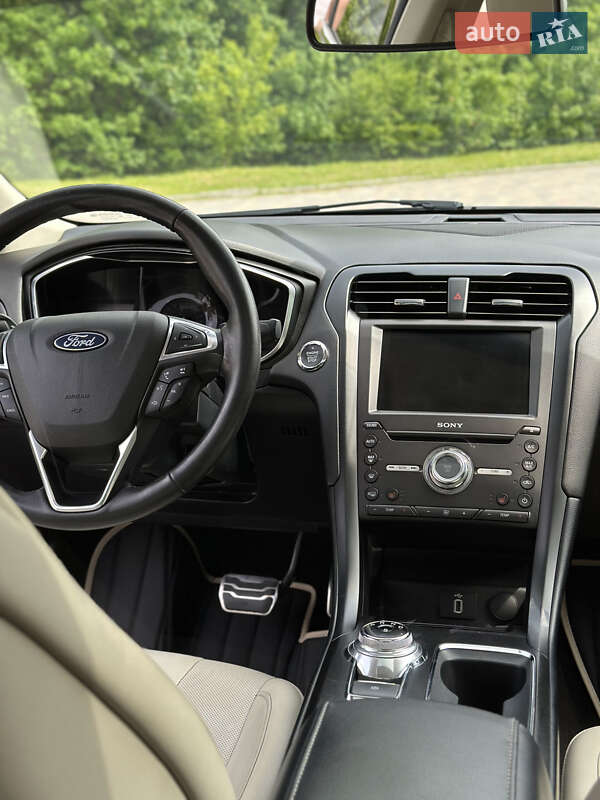 Седан Ford Fusion 2017 в Тернополі