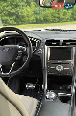 Седан Ford Fusion 2017 в 