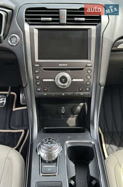 Седан Ford Fusion 2017 в 