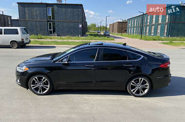 Седан Ford Fusion 2019 в 