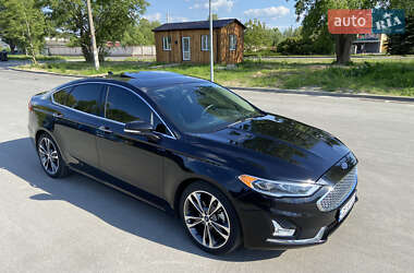 Седан Ford Fusion 2019 в 