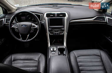 Седан Ford Fusion 2018 в 