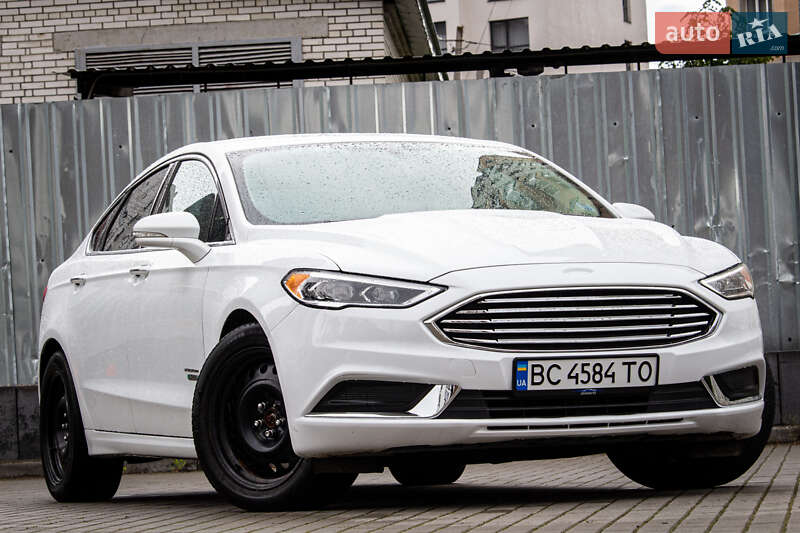Седан Ford Fusion 2018 в 