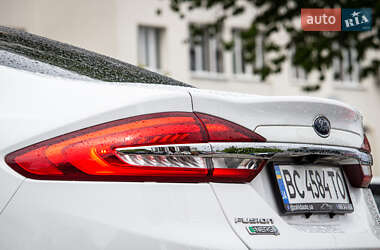 Седан Ford Fusion 2018 в 