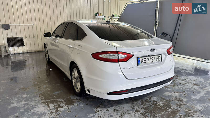 Седан Ford Fusion 2013 в Кам'янському