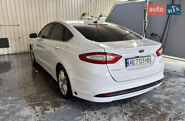 Седан Ford Fusion 2013 в 