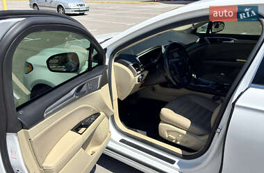Седан Ford Fusion 2013 в 