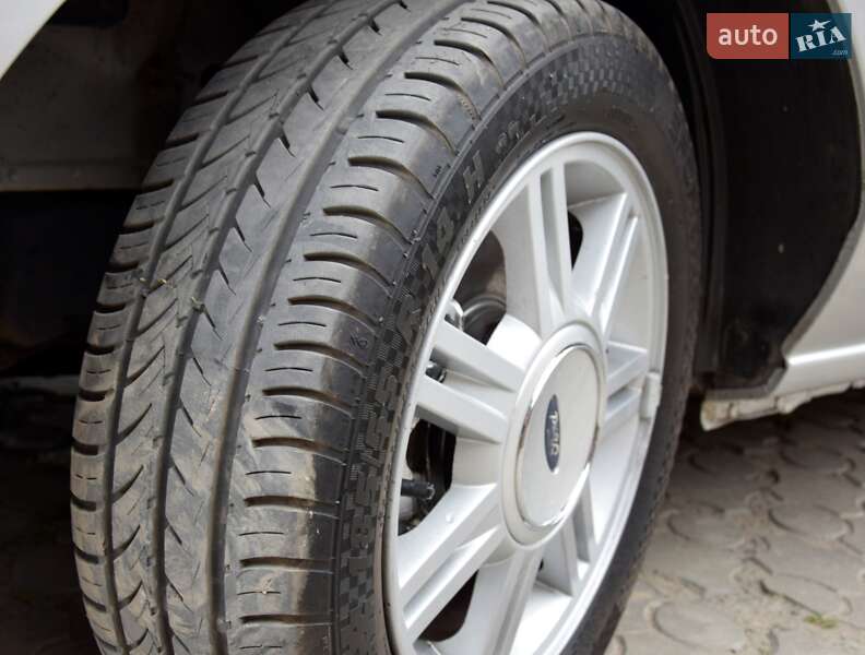 Хэтчбек Ford Fusion 2007 в Турийске