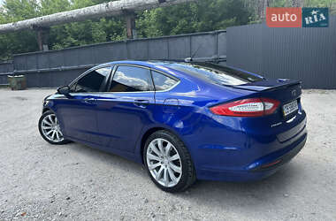 Седан Ford Fusion 2015 в 