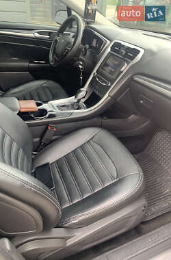 Хэтчбек Ford Fusion 2012 в 