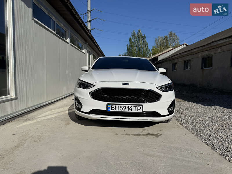 Седан Ford Fusion 2019 в Одессе