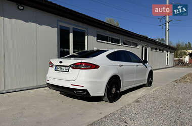 Седан Ford Fusion 2019 в 