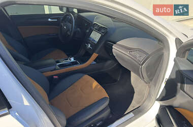 Седан Ford Fusion 2019 в 