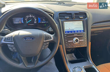 Седан Ford Fusion 2019 в 