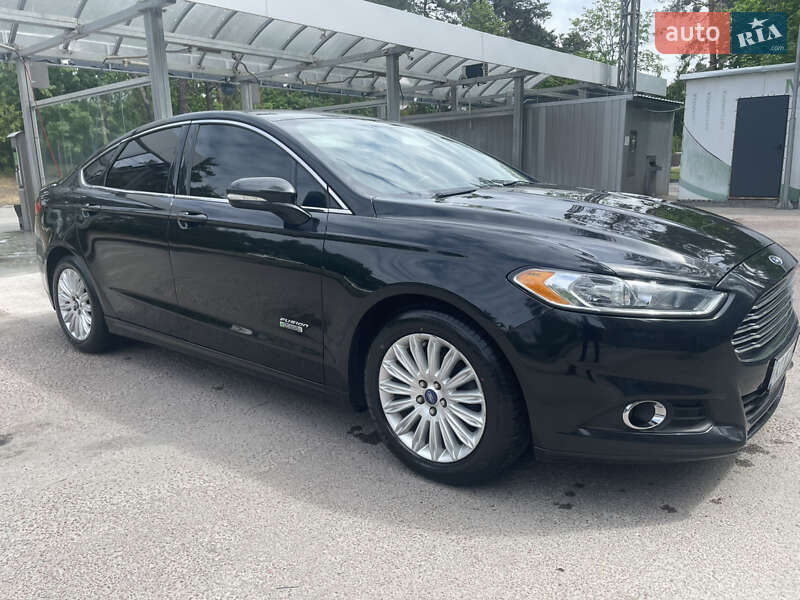 Седан Ford Fusion 2015 в Украинке
