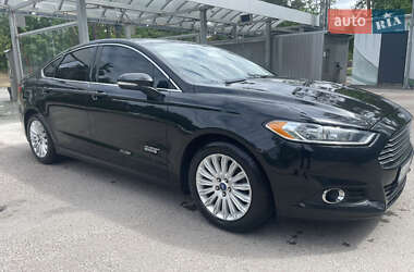Седан Ford Fusion 2015 в 