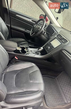 Седан Ford Fusion 2014 в 