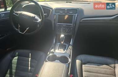 Седан Ford Fusion 2014 в 