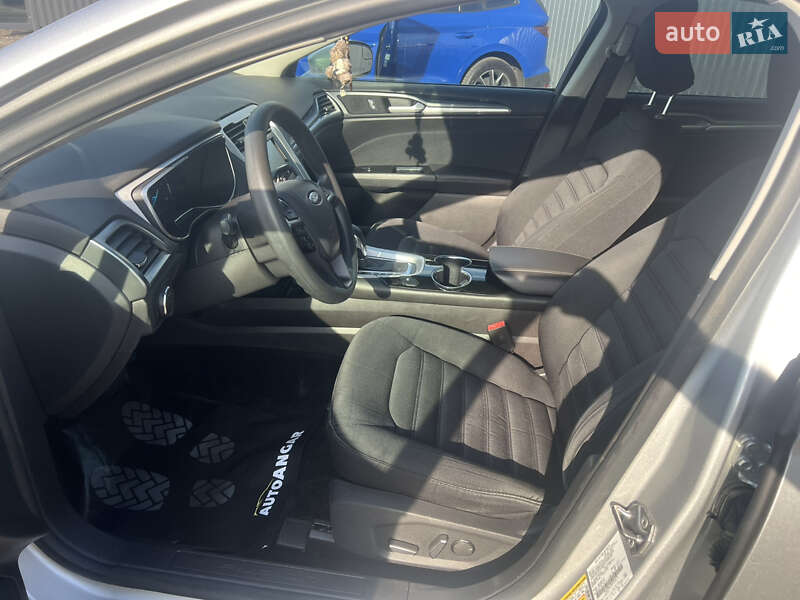 Седан Ford Fusion 2015 в Киеве