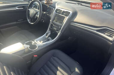 Седан Ford Fusion 2015 в 