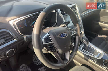 Седан Ford Fusion 2015 в 