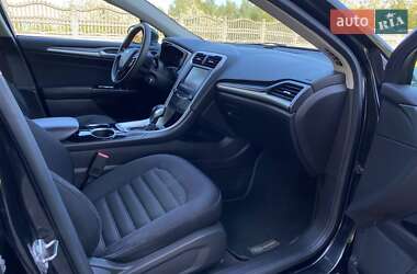 Седан Ford Fusion 2013 в 