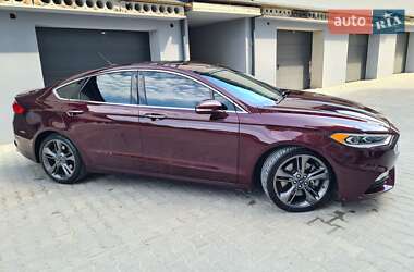 Седан Ford Fusion 2017 в 