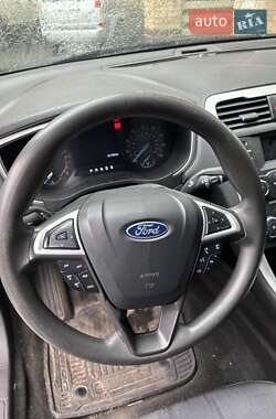 Седан Ford Fusion 2015 в 
