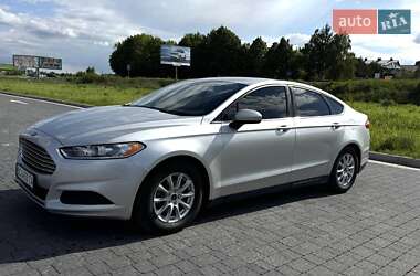Седан Ford Fusion 2016 в 