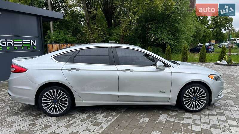 Седан Ford Fusion 2017 в Львове