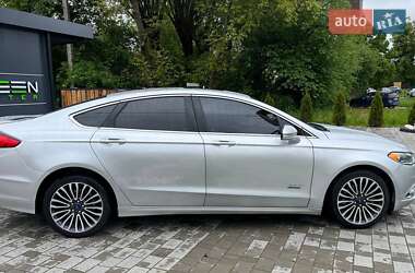 Седан Ford Fusion 2017 в 