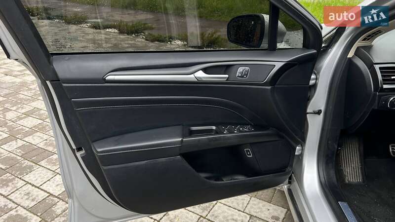 Седан Ford Fusion 2017 в Львове