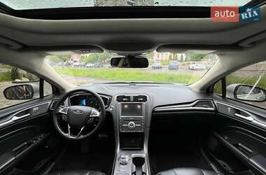 Седан Ford Fusion 2017 в 