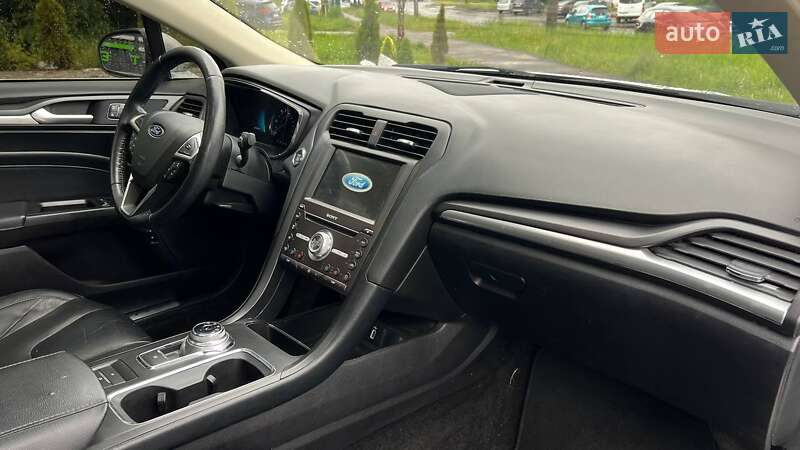 Седан Ford Fusion 2017 в Львове